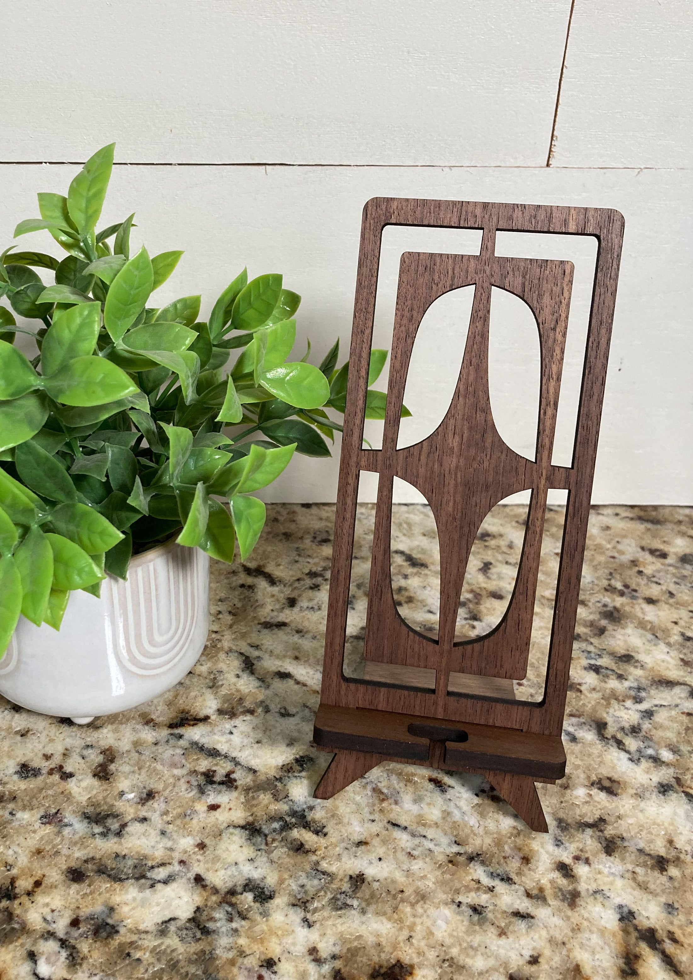 The Chrysler Retro Phone Stand/Docking Station