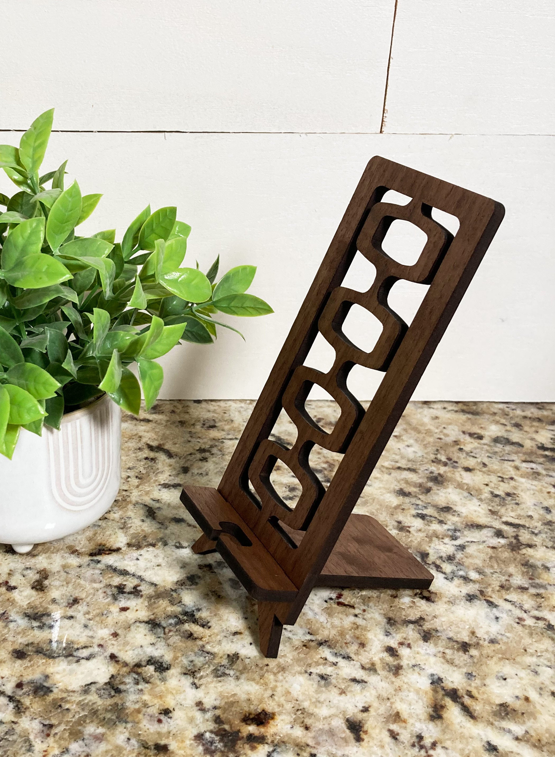 The Marsha Retro Phone Stand/Docking Station