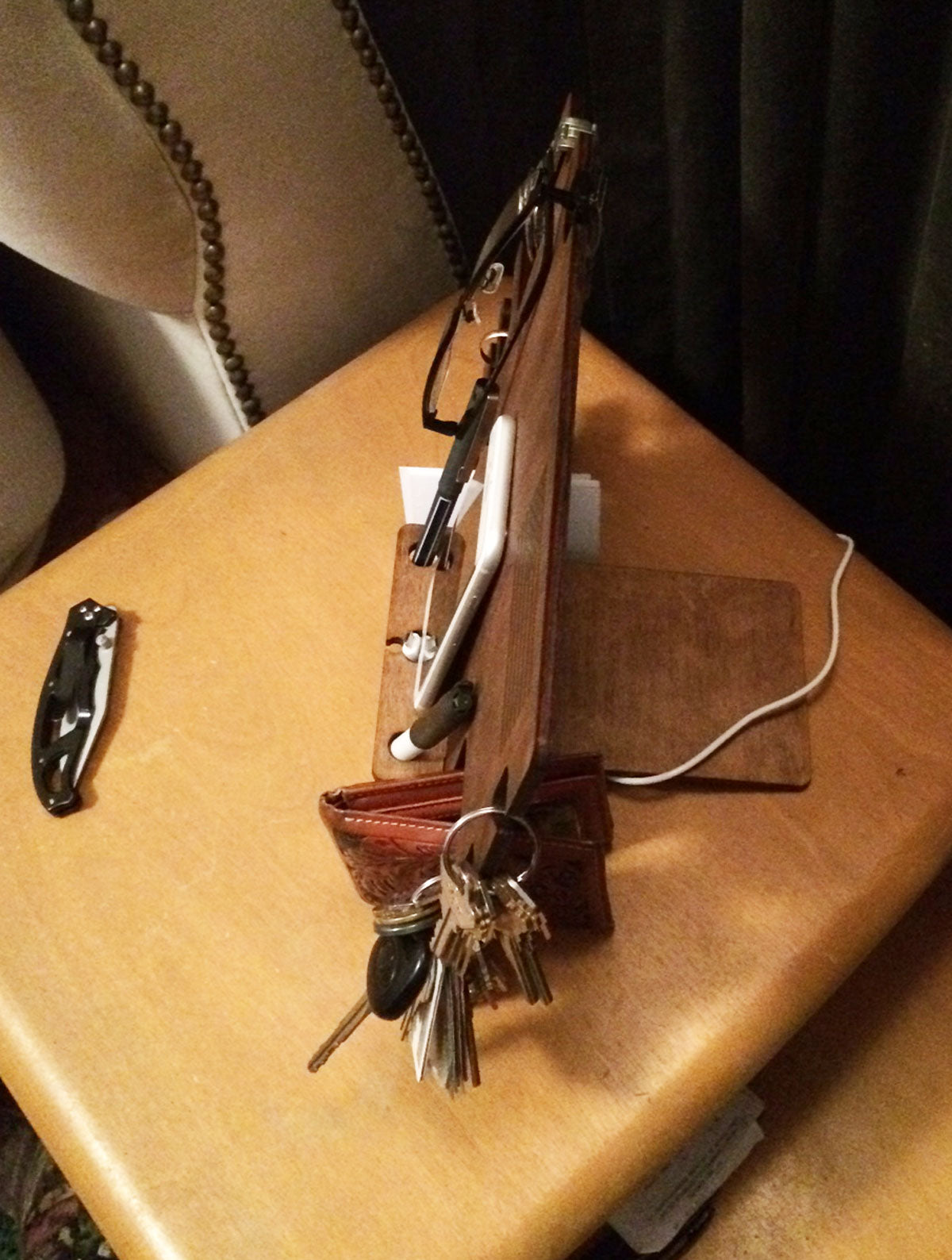 Men's Organizer/Docking Station w/Flag